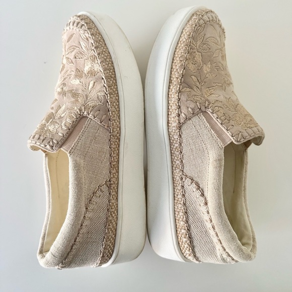 Johnny Was CECILIA Slip On Sneakers Floral Embroidered Platform Size 9.5 - Picture 12 of 16